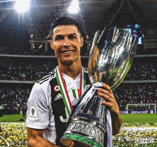 Ronaldo đã rời đội trong 4 năm