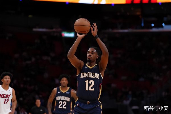 The Hornets đã ký hợp đồng với
